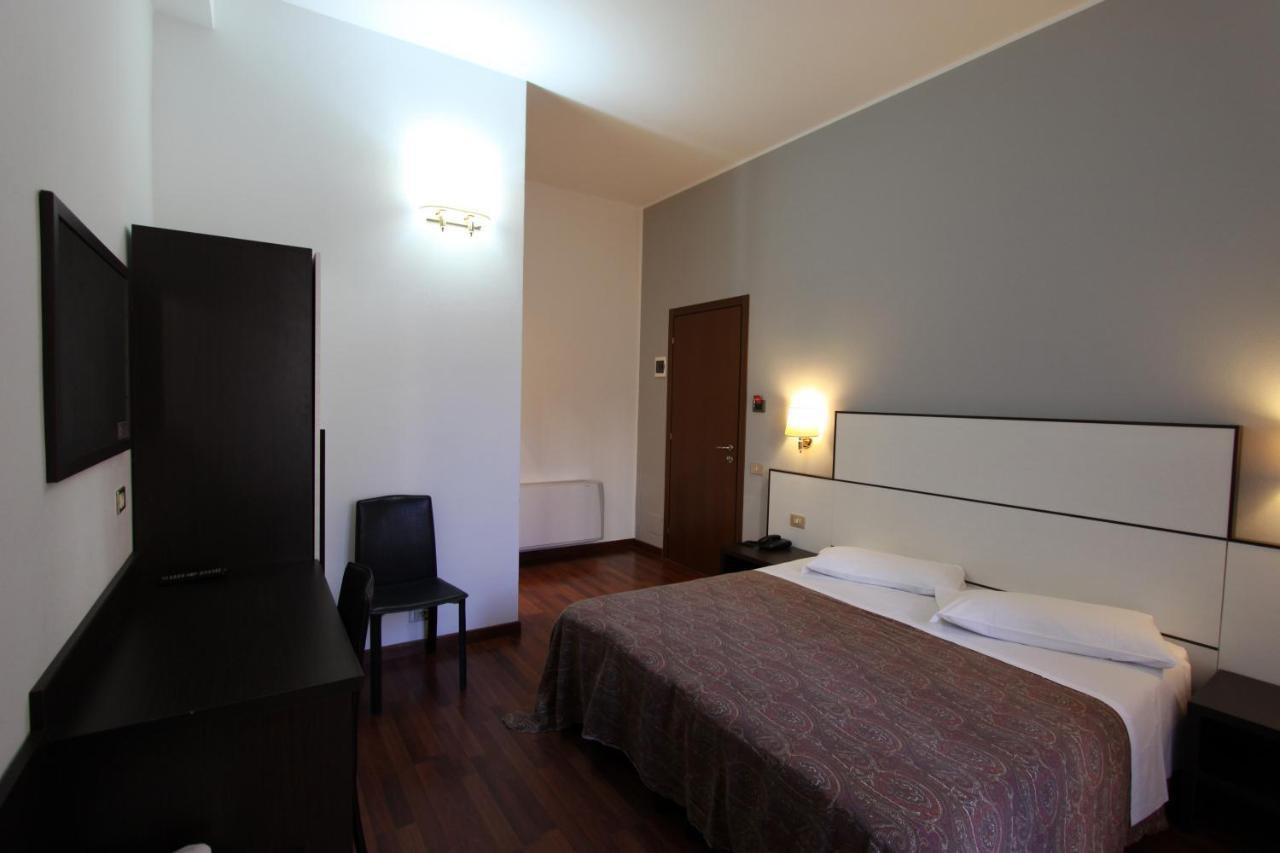 Hotel Lux Durante Milán